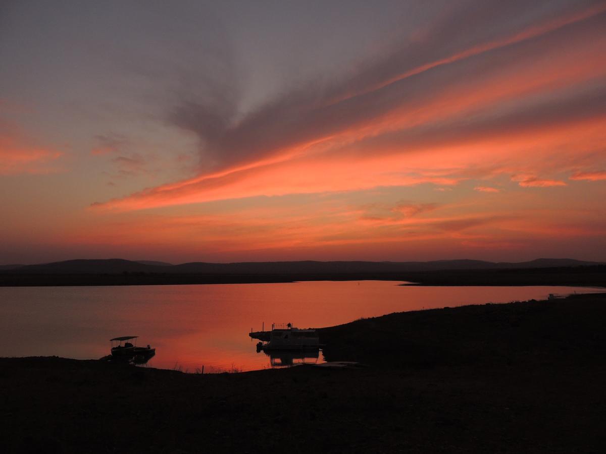 פונגולה Shayamoya Tiger Fishing And Game Lodge מראה חיצוני תמונה